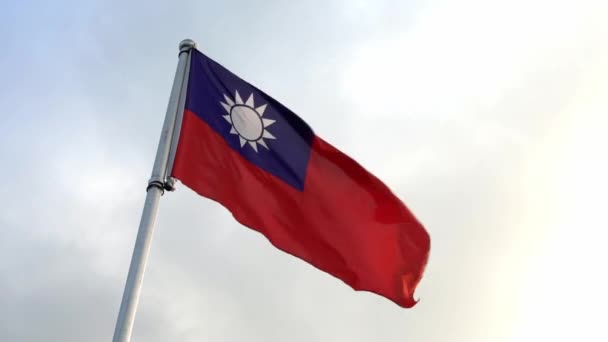 Bandera Taiwanesa Ondeando Viento Asta Bandera Una Ciudad Taipei Taiwan — Vídeo de stock