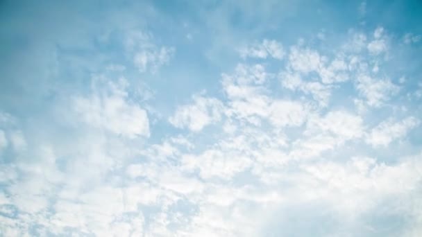 Timelaps Van Cumulus White Clouds Met Blauwe Lucht Een Zonnige — Stockvideo