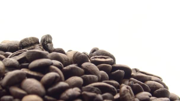 4K白背景烤咖啡豆 — 图库视频影像