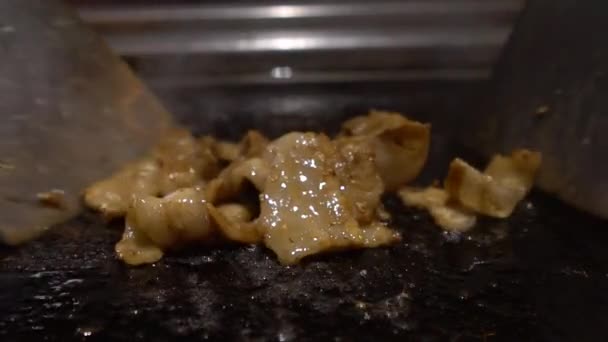 Slow Motion Cuisine Pequeño Trozo Carne Cerdo Chef Está Cocinando — Vídeo de stock