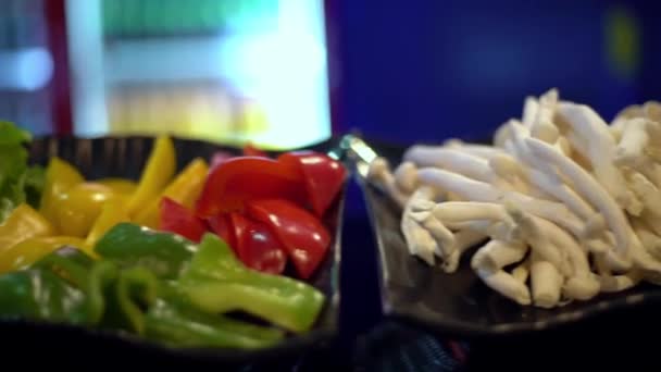 Enoki Champignons Paprika Voor Lunch Hotpot Buffetrestaurant Taiwan Heerlijk Eten — Stockvideo