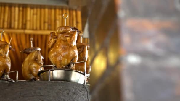 Taiwanesischer Ziegelofen Und Gebratenes Hühnchen Riesigen Lehmofen Antike Methode Zum — Stockvideo