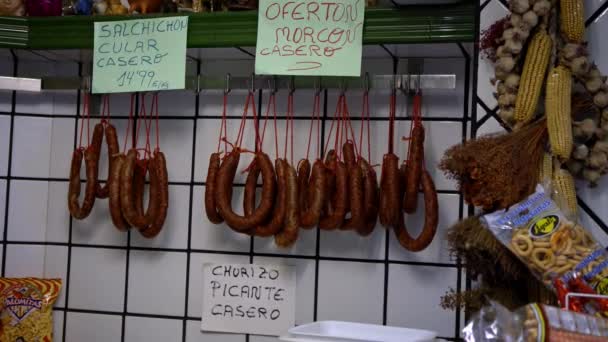 Extremadura España Diciembre 2017 Salchichas Tradicionales Españolas Carnicería Carne Ahumada — Vídeos de Stock