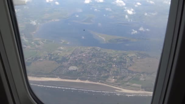 Amsterdam Výhled Město Okna Letadla Letadlo Létající Nad Nizozemskem Dan — Stock video