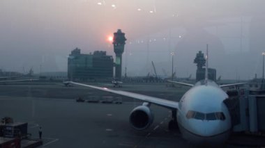 Hong Kong-09 Nisan 2013: Uluslararası Havaalanı Terminali, Hong Kong 2013-Dan