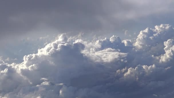 Ultra Подорожі Повітрю Чудовий Вид Небо Хмари Світлом Сонця Зверху — стокове відео