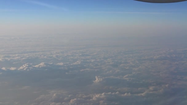 Ultra Hava Yoluyla Seyahat Ediyor Gökyüzü Bulutların Muhteşem Manzarası Yukarıdaki — Stok video