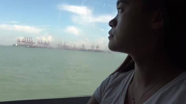 Mulher Asiática Viajando Ferry Para Hong Kong Shenzhen China Vista — Vídeo de Stock