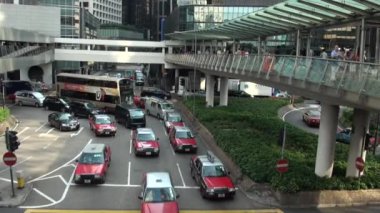Hong Kong-02 Eylül 2014: Trafik ve Hong Kong-Dan şehir merkezindeki insanlar