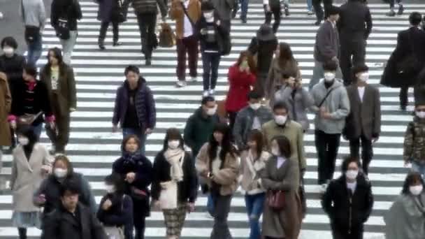 Tokyo Japan Februari 2020 Overstekende Menigte Voetgangers Met Masker Voor — Stockvideo