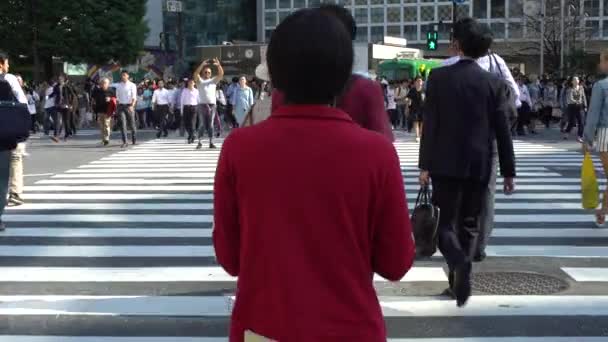 Tokyo Giappone Settembre 2017 Viaggio Folla Pedonale Attraversamento Shibuya Intersezione — Video Stock