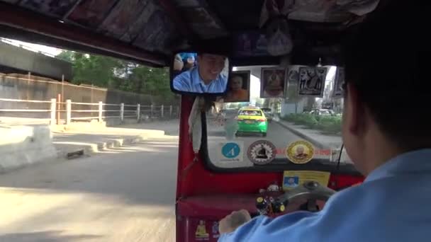 Bangkok Tailandia Abril 2016 Asian City Road Day Sobre Hombro — Vídeos de Stock