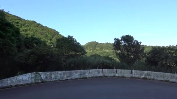 Тайбэй Тайвань Июля 2015 Года Driving Mountain Road Forest Turns — стоковое видео
