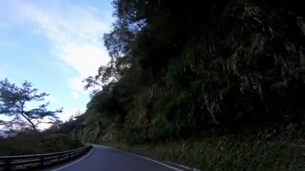 Conducir Por Carretera Montaña Través Del Bosque Con Curvas Taitung — Vídeos de Stock