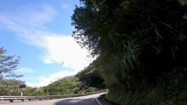 Guida Strada Montagna Attraverso Foresta Con Curve Taitung Guidare Strada — Video Stock