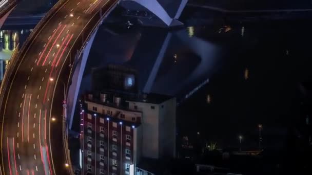 다리와 타이베이 모습이다 아름다운 고속도로 자동차가 충돌하는 — 비디오