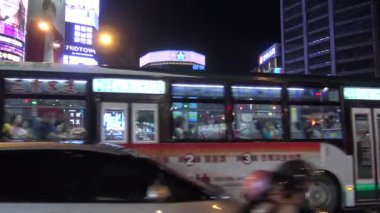 Taipei, Tayvan-22 Haziran 2016: 4k, Trafik Arabaları, Motosikletler ve Yoğun Taipei 'de Gece-Dan' de Farklı Araçlar Sürüyor