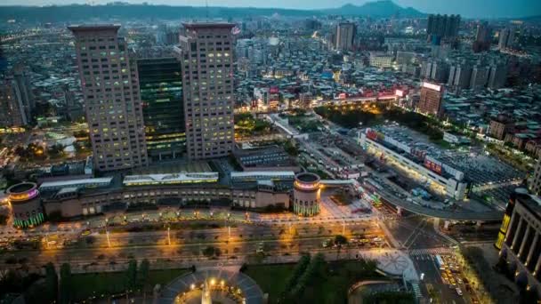 Timelapse Aerial Day Night Widok Budowę Ruchu Ulicznego Pieszych Piękny — Wideo stockowe