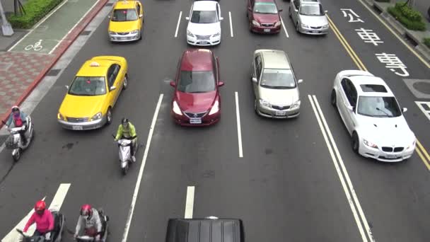 Taipei Taiwán Mayo 2016 Coches Tráfico Aéreo Motocicletas Diferentes Vehículos — Vídeo de stock