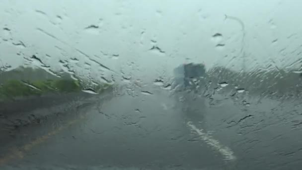 Driving Pov Опасный Ураганный Ветер Сильный Дождь Направляясь Север Шоссе — стоковое видео
