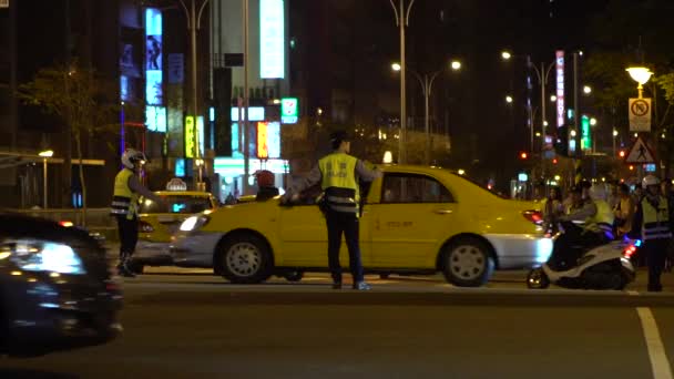 Taipei Taiwan Março 2017 Lento Movimento Policial Masculino Asiático Uniforme — Vídeo de Stock