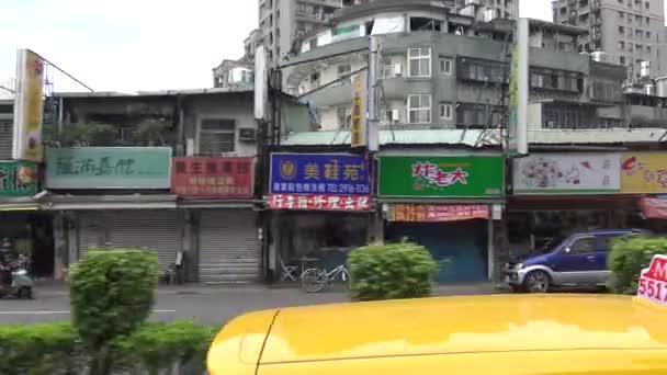 台湾台北 2015年10月25日 4K从台南台南台北市公共汽车上街行驶 — 图库视频影像