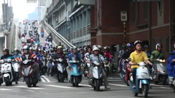 Taipei Taiwan Maj 2016 Motorcykeltrafik Venter Rødt Lys Travl Rush – Stock-video