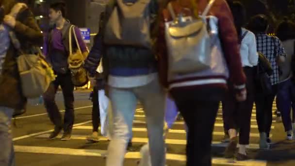 Taipei Taiwan Mars 2017 Sidewalk View Walking Crowd People Crossing — Stockvideo