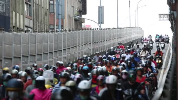 Tajpej Tajwan Maja 2016 Ruch Motocyklowy Czeka Czerwone Światło Ruchliwe — Wideo stockowe