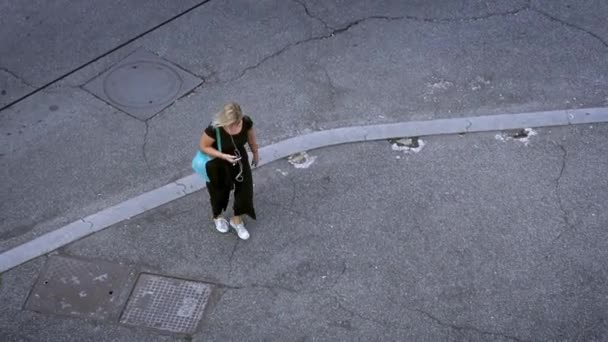 Roma Talya Eylül 2018 Roma Nın Şehir Caddesinde Yürüyen Konuşan — Stok video