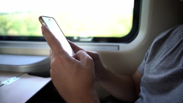 Férfi Kezek Közelsége Egy Okostelefonnal Olaszországban Kaukázusi Turisták Utaznak Mobiltelefont — Stock videók