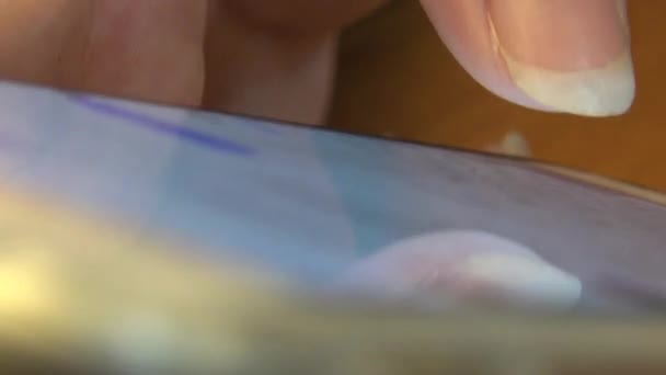 Крупним Планом Азіатська Жінка Руки Використовуючи Сенсорний Екран Планшетний Смартфон — стокове відео