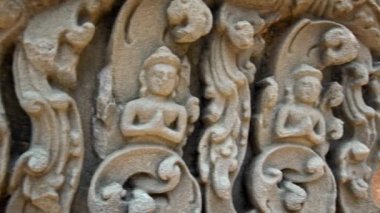4K, Lintel Doğu Mebon 'un antik tapınağında, Angkor Wat kompleksindeki Hindu tanrı Shiva' ya adanmıştır. Kamboçya 'nın mimarisi. Siem 'de Khmer İmparatorluğu' nun mirası.