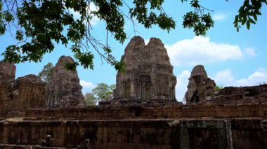 4K, Doğu Mebon Angkor Wat kompleksindeki Hindu tanrı Shiva 'ya adanmış antik bir tapınaktır. Kamboçya 'nın mimarisi. Siem 'de Khmer İmparatorluğu' nun mirası.