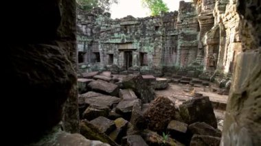 4K, Preah Khan, Angkor Wat Thom, Kamboçya 'daki antik anıt kalıntıları. Dini bir mimari, Khmer İmparatorluğu tarafından inşa edilen Siem Reap yakınlarındaki binaları simgeliyor. Asya 'da popüler bir turizm beldesi.