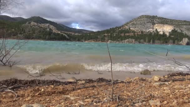 Albacete Landschaft Der Berge Mit Kiefern Und Staudammresten Oder Sumpf — Stockvideo