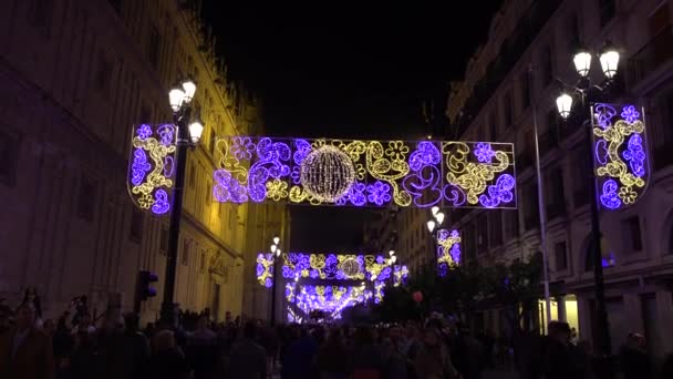 Sevilla España Diciembre 2016 Hermosas Luces Navidad Decoraciones Calle Fiesta — Vídeo de stock