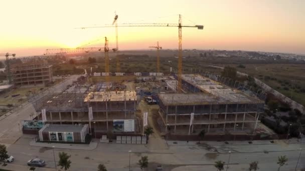 Luchtdrone Neergeschoten Boven Een Nieuw Gebouw Aanbouw Met Zonsondergang Prachtig — Stockvideo