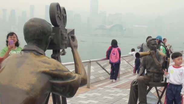 Kowloon Hong Kong Abril 2013 Películas Estatuas Para Filmar Avenida — Vídeo de stock