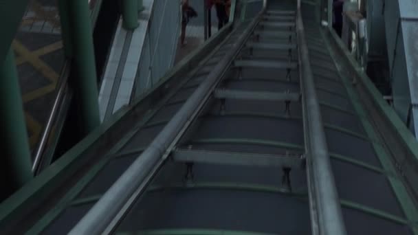 Hongkong September 2014 Menschen Die Eine Rolltreppe Aus Dem Bezirk — Stockvideo