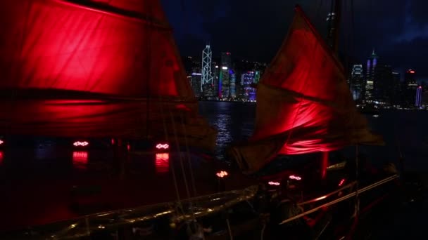 Kowloon Hongkong Czerwiec 2016 Junk Ship Czerwonym Żaglem Przed Hong — Wideo stockowe