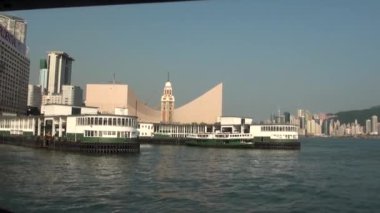 Kowloon, HongKong-02 Eylül 2014: Hong Kong Adası manzaralı Kowloon, Victoria Limanı - Dan