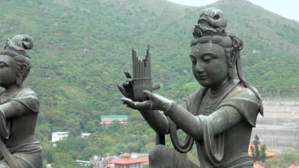 Buddhistické Sochy Chválí Velkého Buddhu Tian Tan Buddha Ostrově Lantau — Stock video