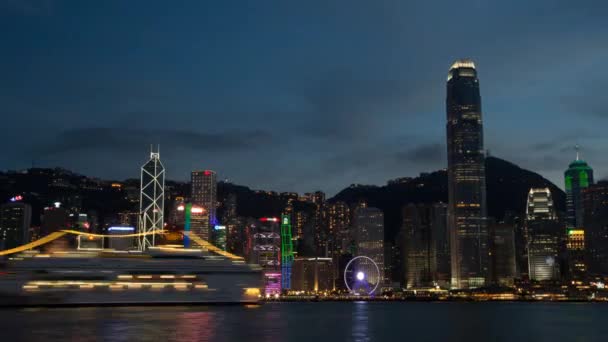 Timelapse Hong Kong Island Skyline Panorama Con Rascacielos Por Noche — Vídeos de Stock