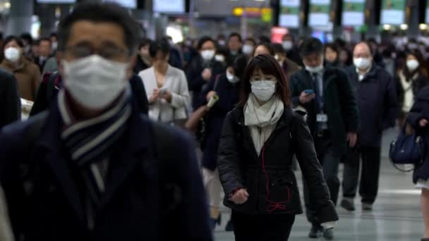 Tokio Japón Febrero 2020 Movimiento Lento Grandes Multitudes Con Máscara — Vídeos de Stock