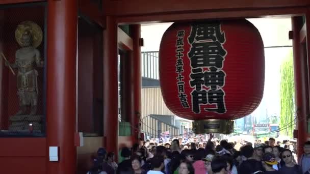 Tokyo Japonya Ekim 2017 Kalabalığı Asakusa Daki Kaminarimon Thunder Gate — Stok video