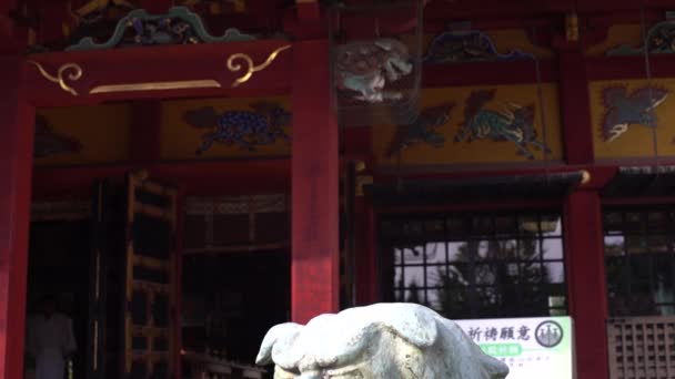 Estatua Piedra León Guardia Puerta Del Templo Sensoji Antiguo Templo — Vídeos de Stock