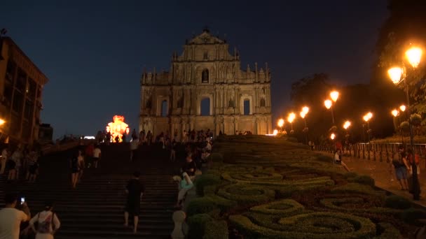 Макао Июня 2014 Года Туристы Посещают Исторический Центр Разрушенной Церкви — стоковое видео