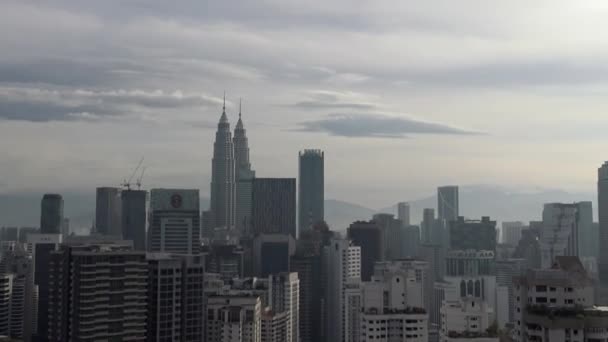 Słynne Petronas Twin Towers Kuala Lumpur Najwyższy Budynek Malezji Miejska — Wideo stockowe