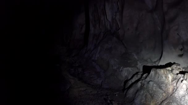 Formações Cavernas Dentro Bela Caverna Escura Calcário Natural Malásia Uma — Vídeo de Stock